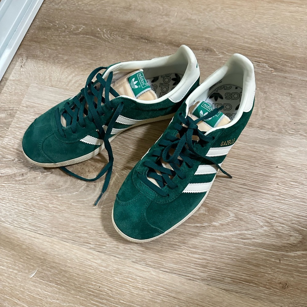 Adidas Gazelle Women's Size 8/Men's 6.5 Green/White Lightly Used